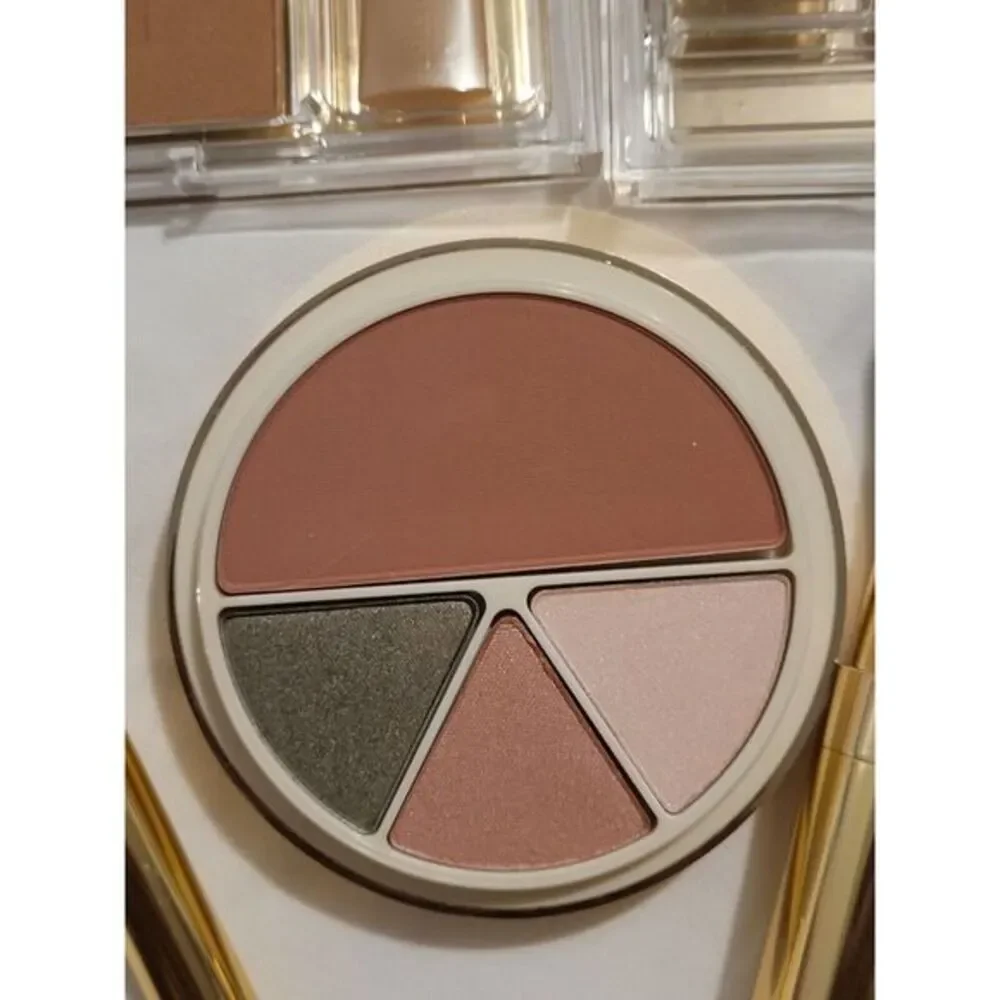 Estee Lauder eyeshadow deluxe palette